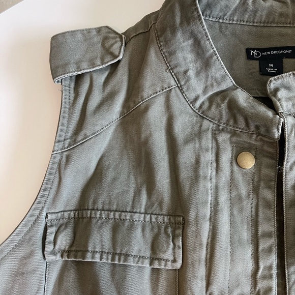New Directions Army Green Utility Zippered Vest - Picture 5 of 6